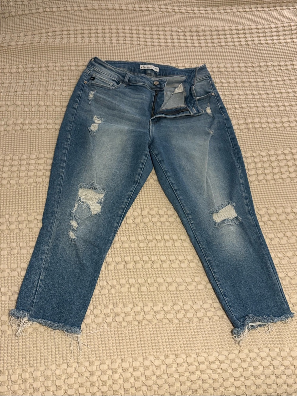 KanCan Medium Blue Distressed Cropped Ankle Jeans